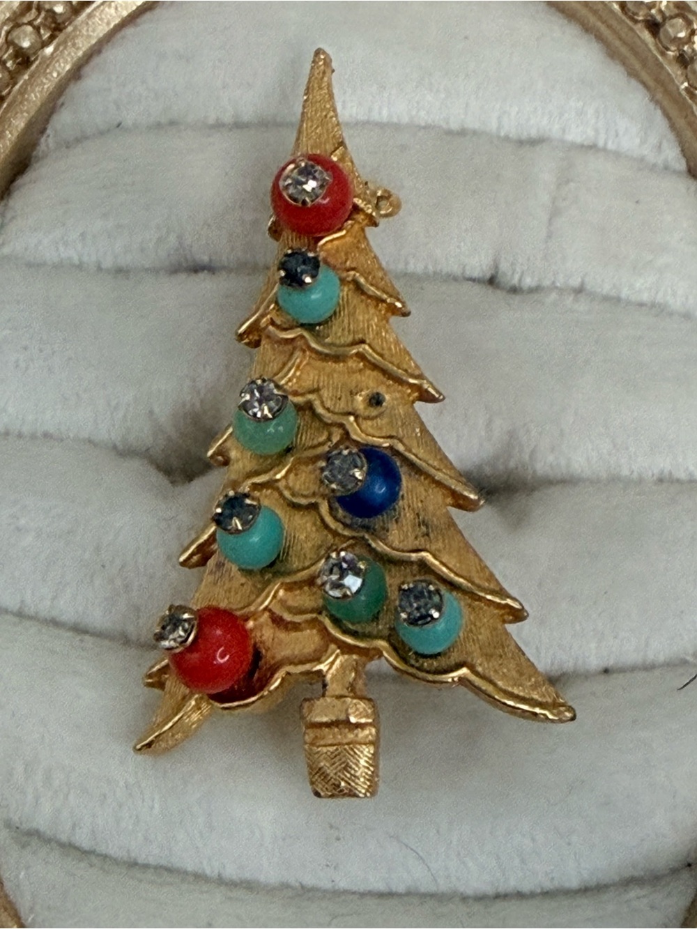 Hattie Carnegie gold tone Christmas Tre brooch 50s- 60s